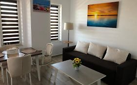 Lotus Northsea Apartment Mamaia